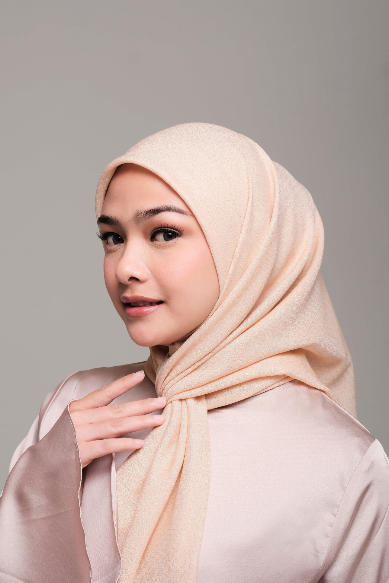 Saveena "Whispered Warmth" Scarf