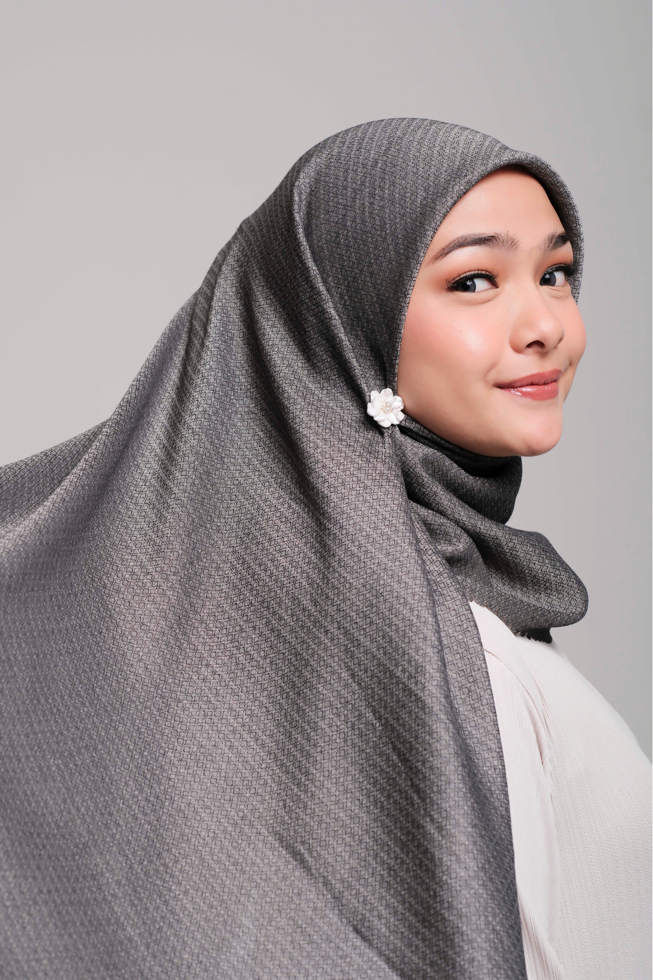 Saveena "Midnight Allure" Scarf