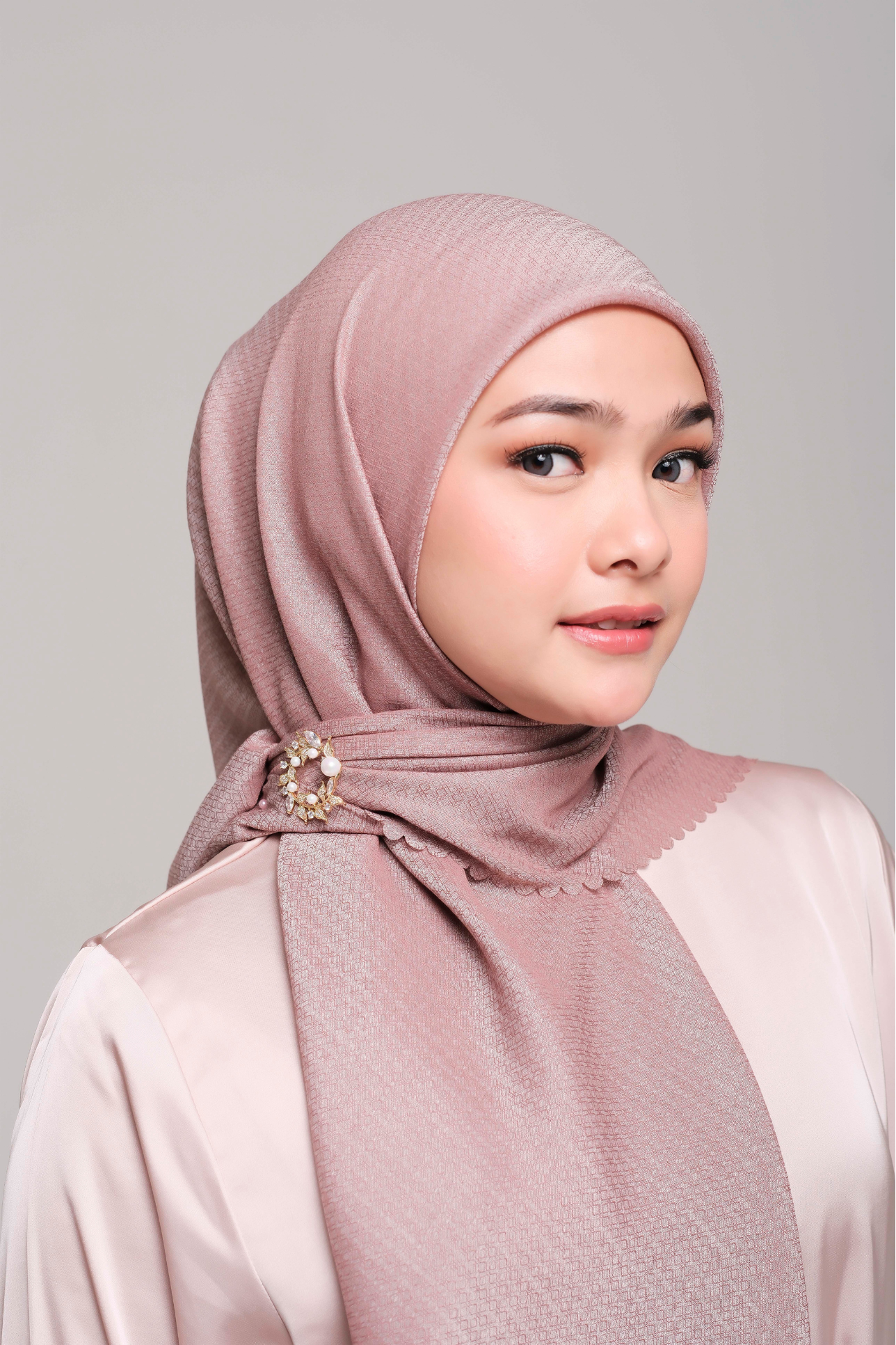 Saveena "Eternal Elegance" Scarf