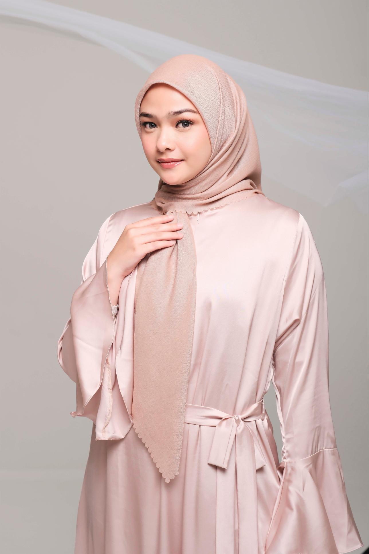Saveena "Eternal Elegance" Scarf