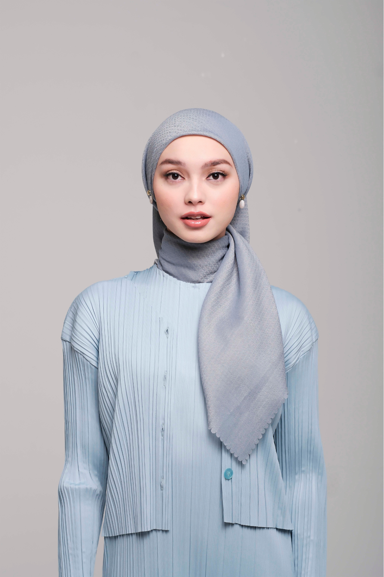 Saveena "Midnight Allure" Scarf